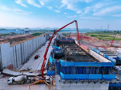 湖南常德青山樞紐項目取得關鍵進展 船閘閘首全部封頂，混凝土切割技術顯成效
